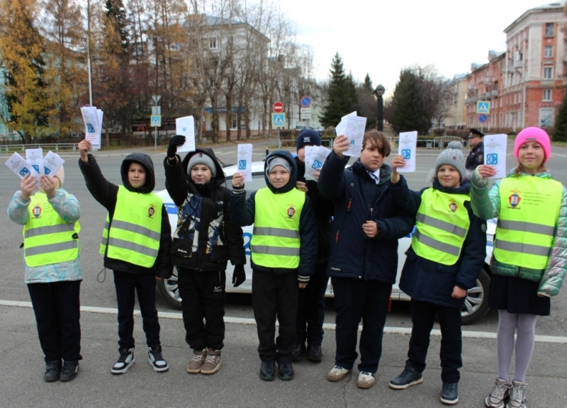 Полицейские совместно с общественниками приняли участие в акции «Белая трость»